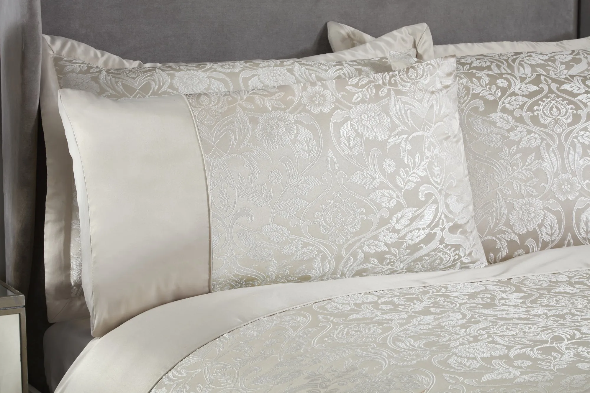 Eden - Embellished Jacquard Quilted Bedspread Set in Cream