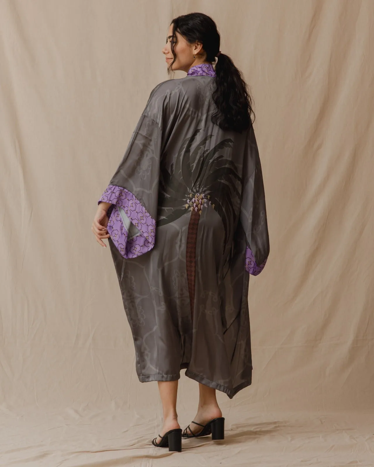 Palm Tree Satin Kimono Light Grey X Purple