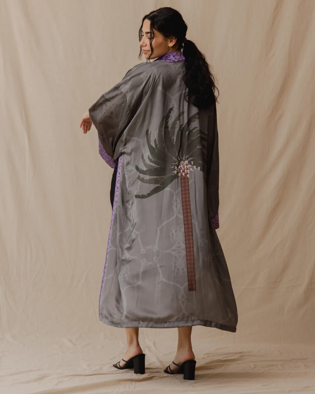 Palm Tree Satin Kimono Light Grey X Purple