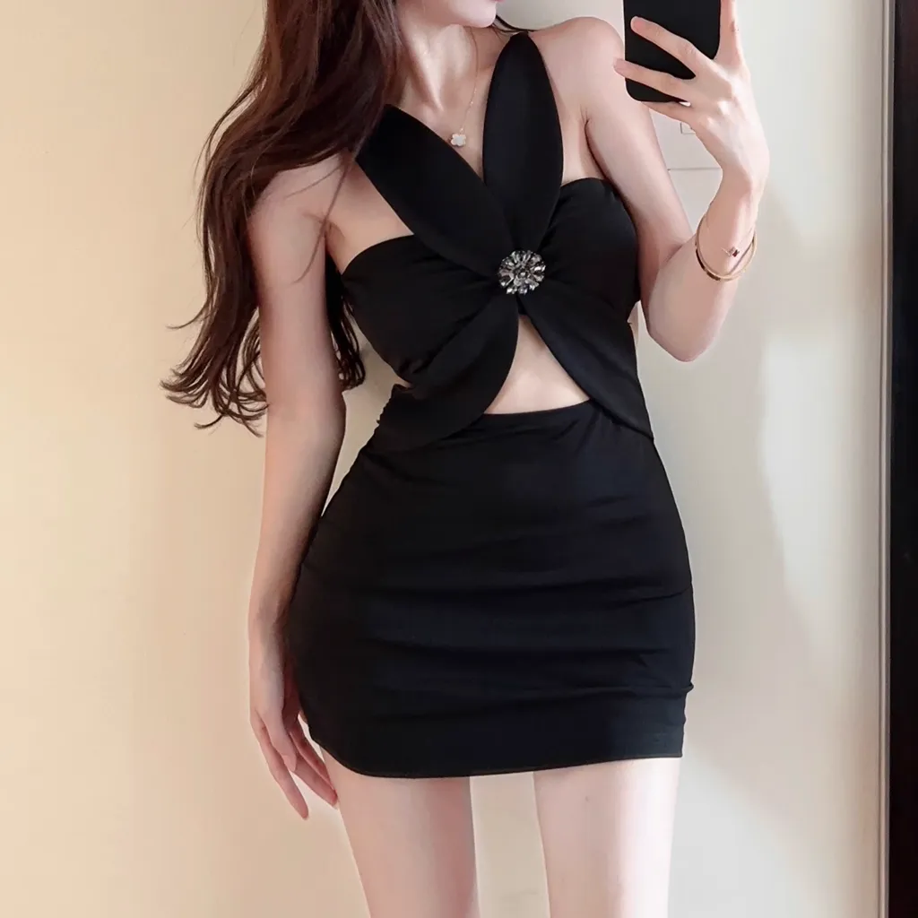 Petal Design Hollow Slim Black Dress