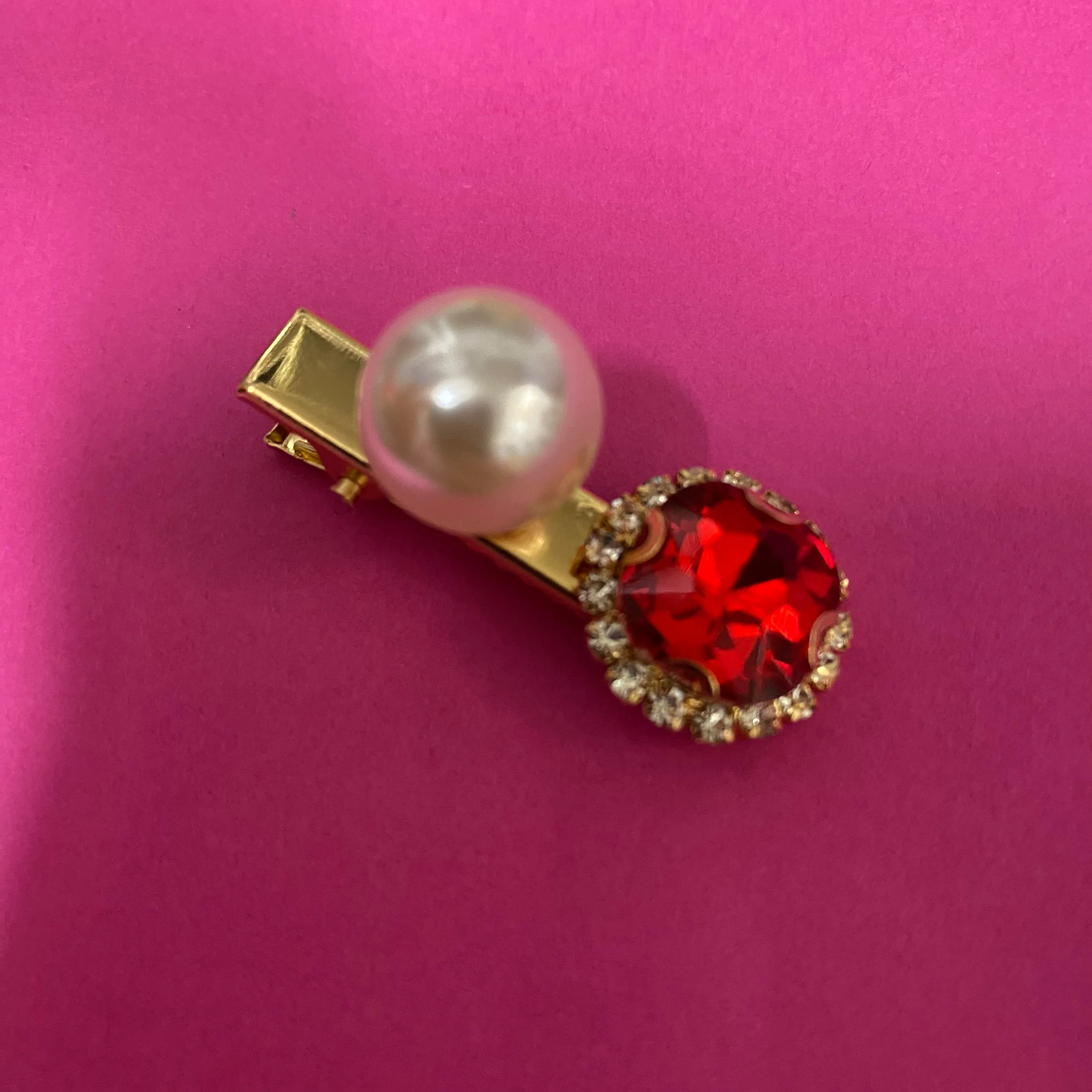 Small Hairclip - Red and Pearl