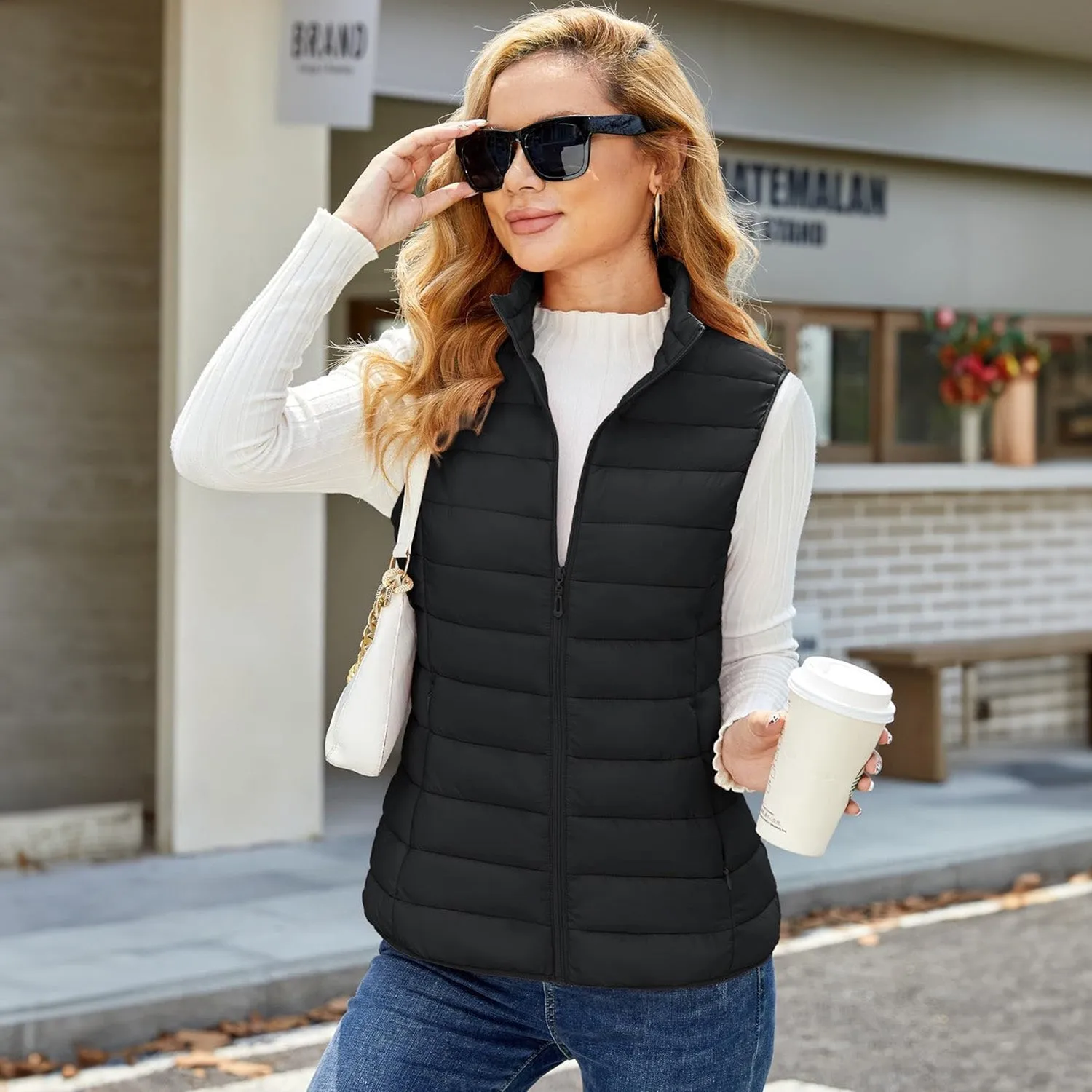 Women's Puffer Vest Lightweight Stand Collar Zip 4 Pockets Puffy Vests Sleeveless Quilted Padded Outerwear