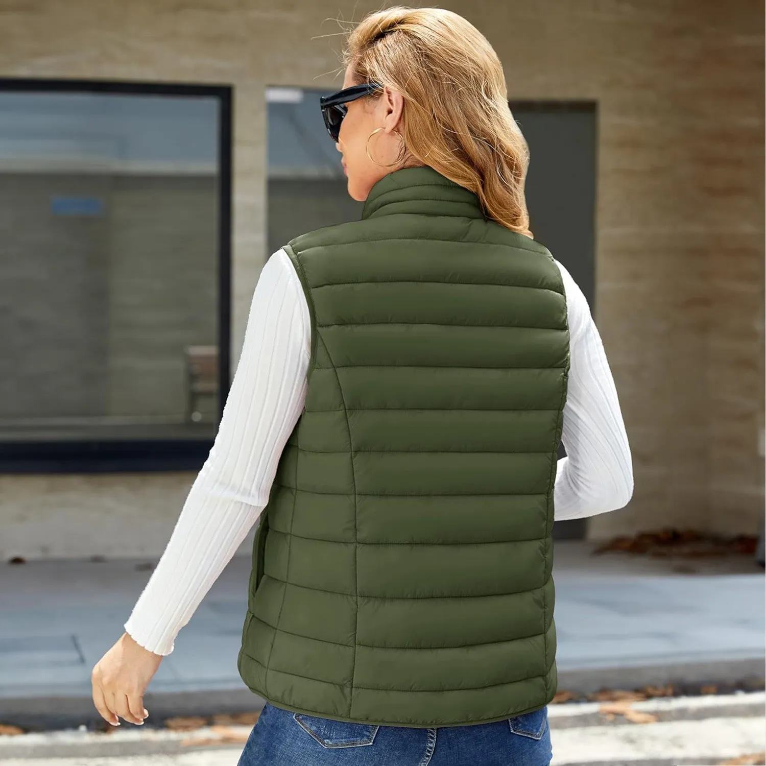 Women's Puffer Vest Lightweight Stand Collar Zip 4 Pockets Puffy Vests Sleeveless Quilted Padded Outerwear